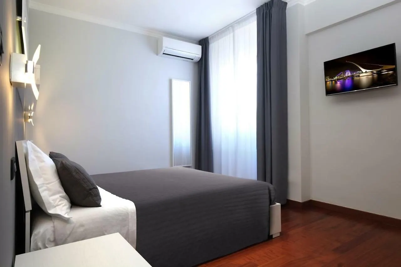 J24 B&B Rome 2*,